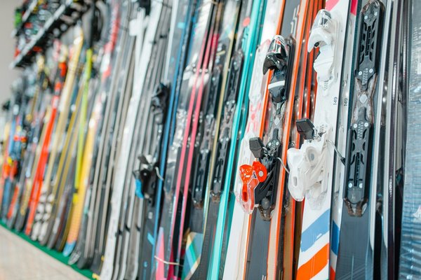 Achat de matériel de ski : nos astuces pour économiser